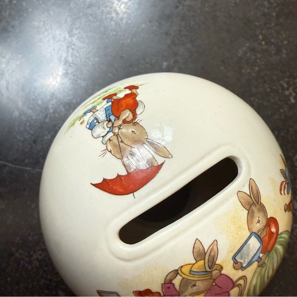 Vintage Bunnykins Royal Doulton Coin Money Bank Hat Shop Scene 3.5", 1936 - Picture 10 of 11
